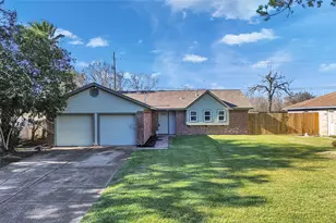 3210 Wavecrest St, League City, TX 77573 - Photo 2