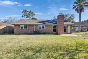 3210 Wavecrest St, League City, TX 77573 - Photo 4