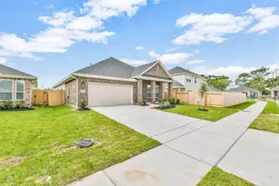 3010 King Oaks St, Baytown, TX 77251 - Photo 2