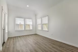 3010 King Oaks St, Baytown, TX 77251 - Photo 12