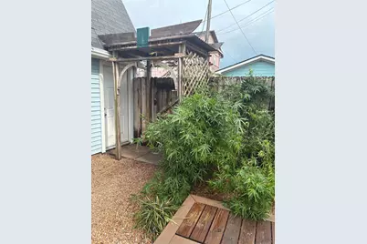 5325 Avenue R 1/2 #B, Galveston, TX 77551 - Photo 24