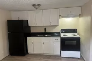 414 Jackson Ave, Bacliff, TX 77518 - Photo 6