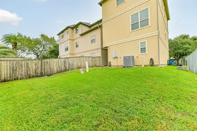 18721 Egret Oaks Lane, Webster, TX 77058 - Photo 34