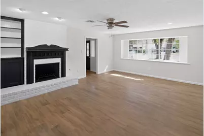 133 Cherry Tree Lane, Friendswood, TX 77546 - Photo 2