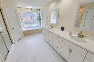 3926 Felicia Dr, Sugar Land, TX 77479 - Photo 22