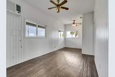4907 Jolly Roger Road, Jamaica Beach, TX 77554 - Photo 38