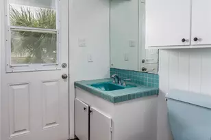 4907 Jolly Roger Rd, Jamaica Beach, TX 77554 - Photo 12