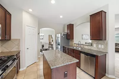 6810 Oaken Gate Way, Humble, TX 77338 - Photo 10