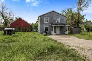 1104 Charnwood St, Houston, TX 77022 - Photo 2