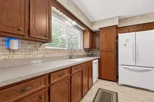 737 Holly Springs Dr, Conroe, TX 77302 - Photo 12