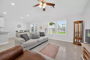 2322 E Winding Pnes Dr, Tomball, TX 77375 - Photo 10