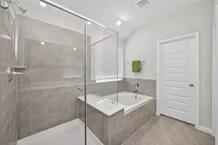 2322 E Winding Pnes Dr, Tomball, TX 77375 - Photo 34