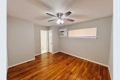 8803 Timberside #13, Houston, TX 77025 - Photo 4