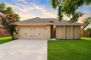 2714 Blue Mist Dr, Sugar Land, TX 77498 - Photo 2