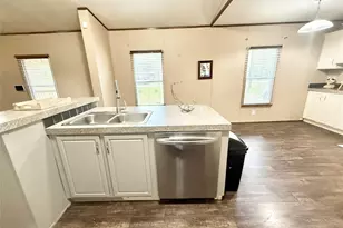 210 Lake Dr, Oyster Creek, TX 77541 - Photo 10