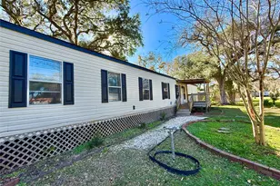 210 Lake Dr, Oyster Creek, TX 77541 - Photo 2