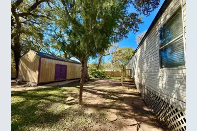 210 Lake Drive, Oyster Creek, TX 77541 - Photo 24