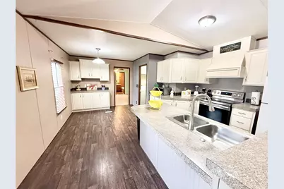 210 Lake Drive, Oyster Creek, TX 77541 - Photo 10