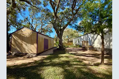 210 Lake Drive, Oyster Creek, TX 77541 - Photo 22