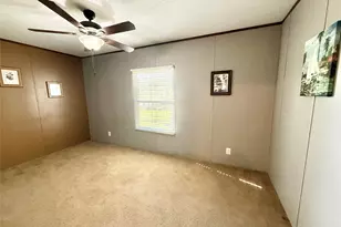 210 Lake Dr, Oyster Creek, TX 77541 - Photo 18