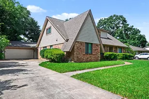 5113 Cottonwood Cir, Dickinson, TX 77539 - Photo 1