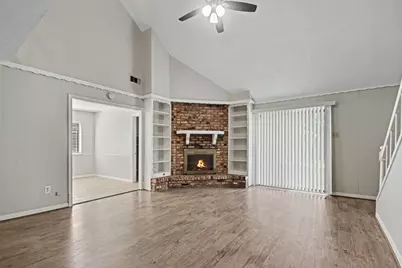 5113 Cottonwood Circle, Dickinson, TX 77539 - Photo 4