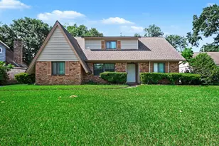 5113 Cottonwood Cir, Dickinson, TX 77539 - Photo 2