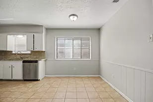 5113 Cottonwood Cir, Dickinson, TX 77539 - Photo 8