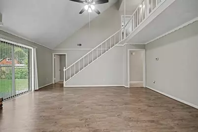 5113 Cottonwood Circle, Dickinson, TX 77539 - Photo 8