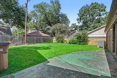5113 Cottonwood Circle, Dickinson, TX 77539 - Photo 22
