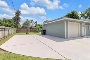 2934 Robertson St, Houston, TX 77009 - Photo 2