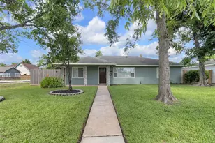 2934 Robertson St, Houston, TX 77009 - Photo 1