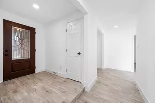 10402 Rancho Bernardo Ln, Sugar Land, TX 77498 - Photo 6