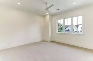 1050 W 42nd St, Houston, TX 77018 - Photo 26