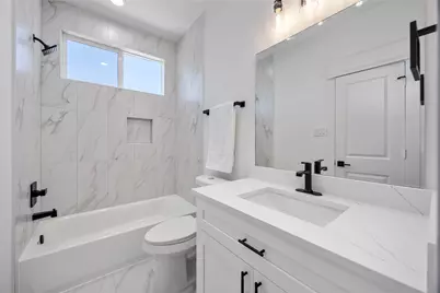 1941 Knoll Square Drive, Houston, TX 77080 - Photo 16