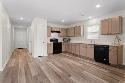 299 Red Clover, Livingston, TX 77351 - Photo 6