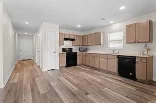 299 Red Clover, Livingston, TX 77351 - Photo 6