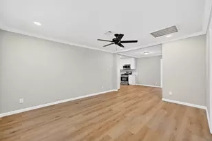 211 E 4th St, Deer Park, TX 77536 - Photo 14