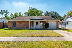 10914 Keese Dr, Houston, TX 77089 - Photo 2