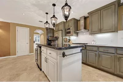 10034 Meadow Lake Lane, Houston, TX 77042 - Photo 12