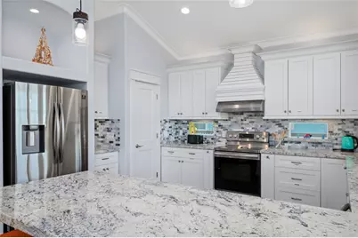 2565 Palm Drive, Crystal Beach, TX 77650 - Photo 14