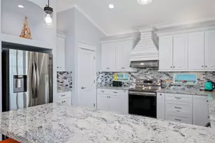 2565 Palm Dr, Crystal Beach, TX 77650 - Photo 14