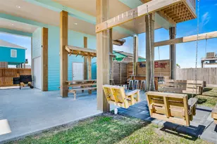 2565 Palm Dr, Crystal Beach, TX 77650 - Photo 6