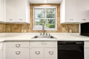 7727 Oak Vista St, Houston, TX 77087 - Photo 18