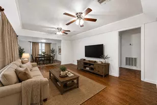 7727 Oak Vista St, Houston, TX 77087 - Photo 8