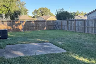 8426 S Meadow Bird Cir, Houston, TX 77489 - Photo 14