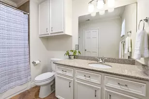 4375 Harvest Ln, Houston, TX 77004 - Photo 36