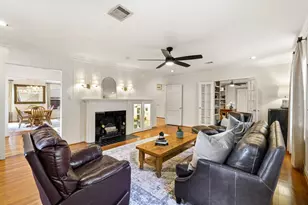 4375 Harvest Ln, Houston, TX 77004 - Photo 14