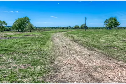 7108 Boehnemann, Brenham, TX 77880 - Photo 6