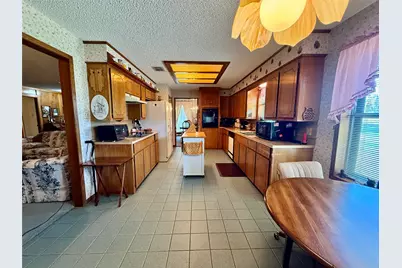 175 Freeman Boulevard, West Columbia, TX 77486 - Photo 6